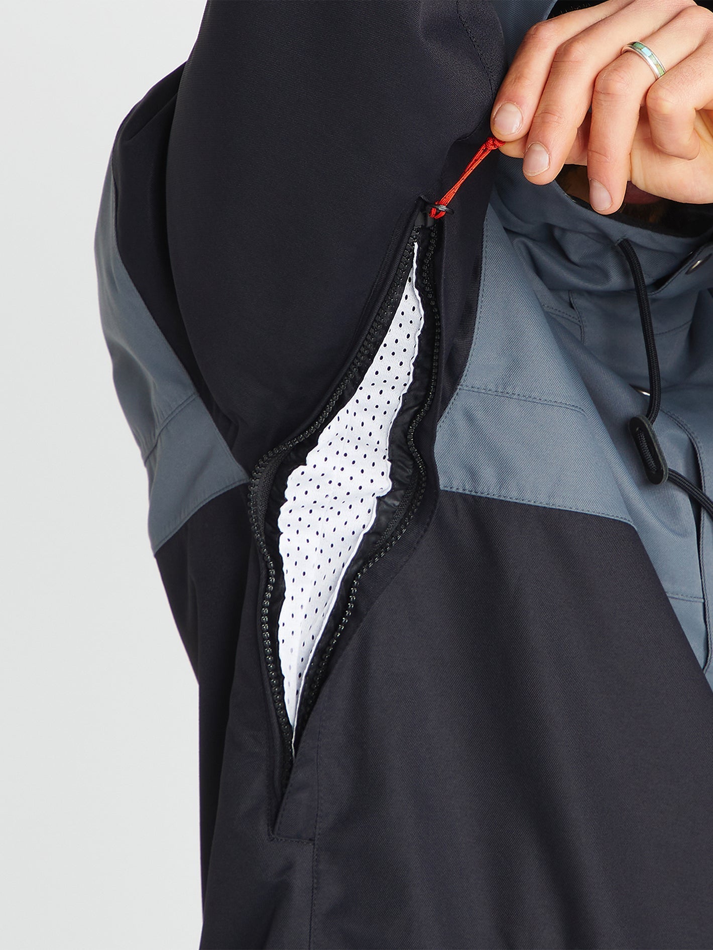 Longo Pullover Jacket - Black