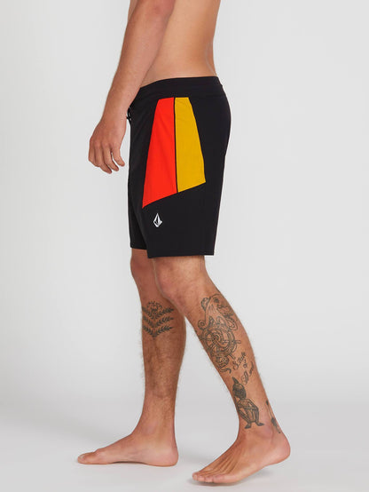 Stained Glss Stny 18" Boardshort - Black