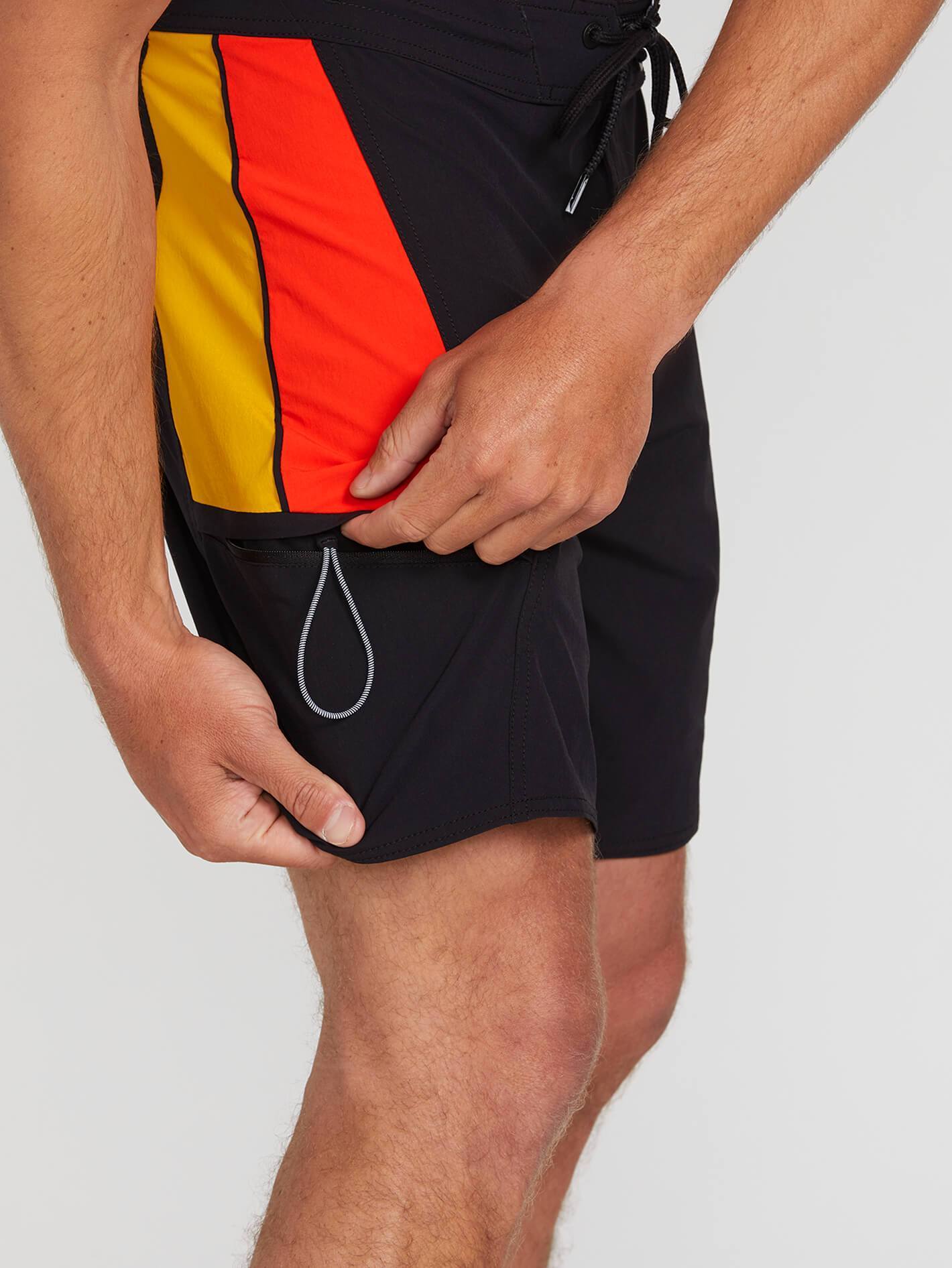Stained Glss Stny 18" Boardshort - Black