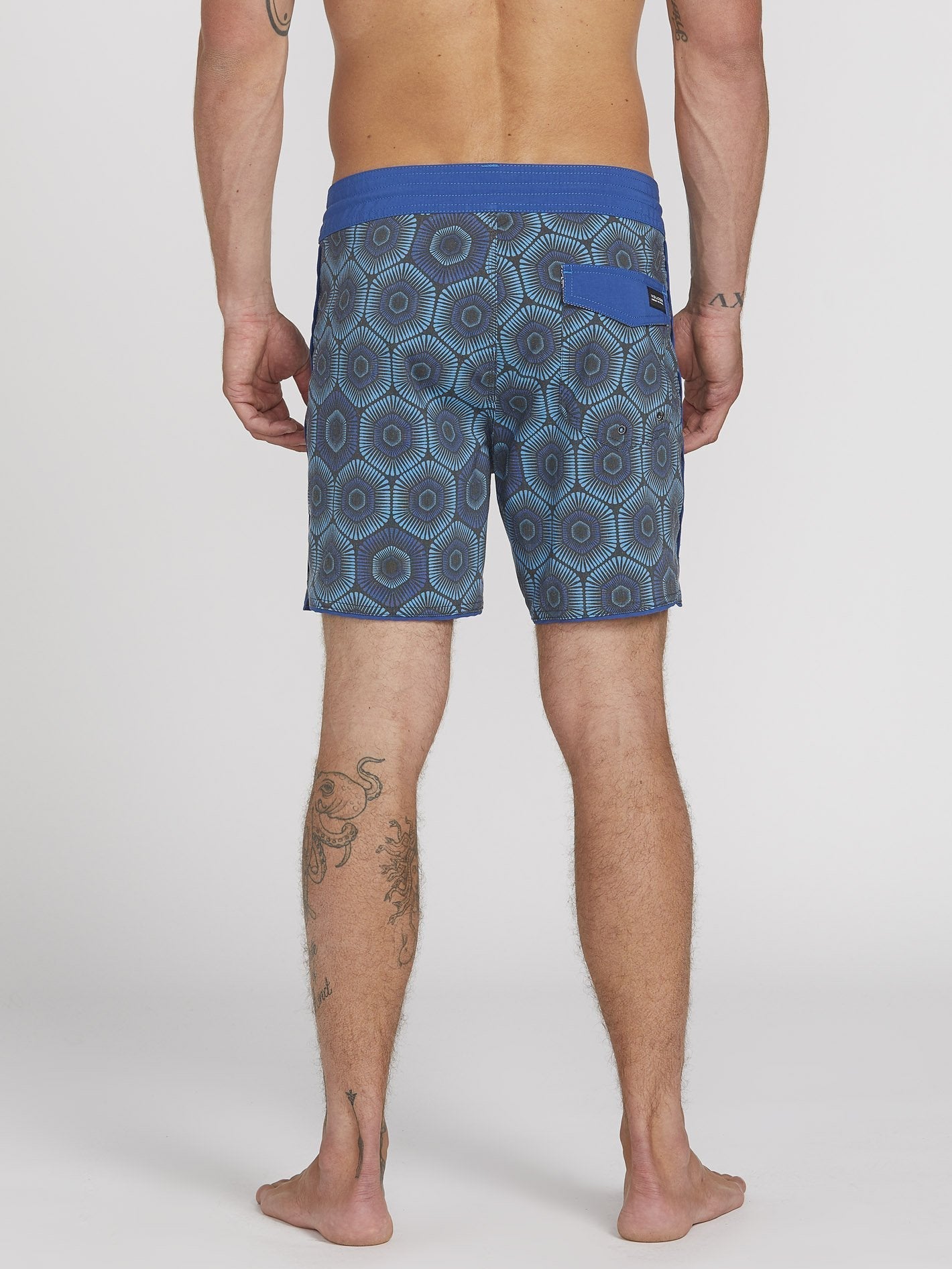 Sun Medallion 16" Boardshort - Black