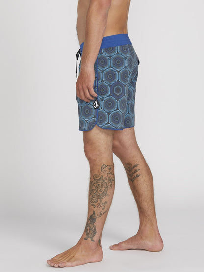 Sun Medallion 16" Boardshort - Black