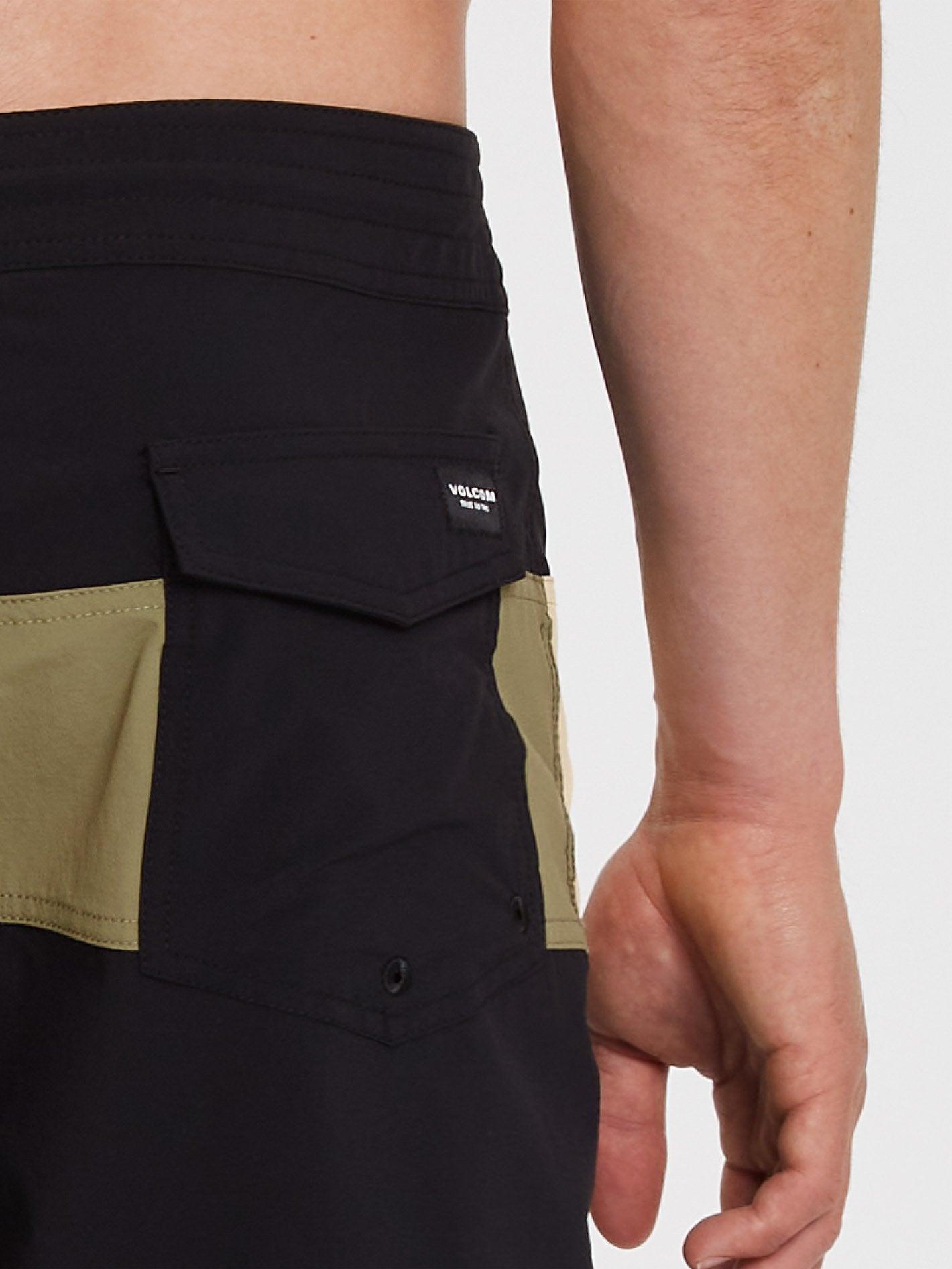 Vision Liberators 19" Boardshort - BLACK