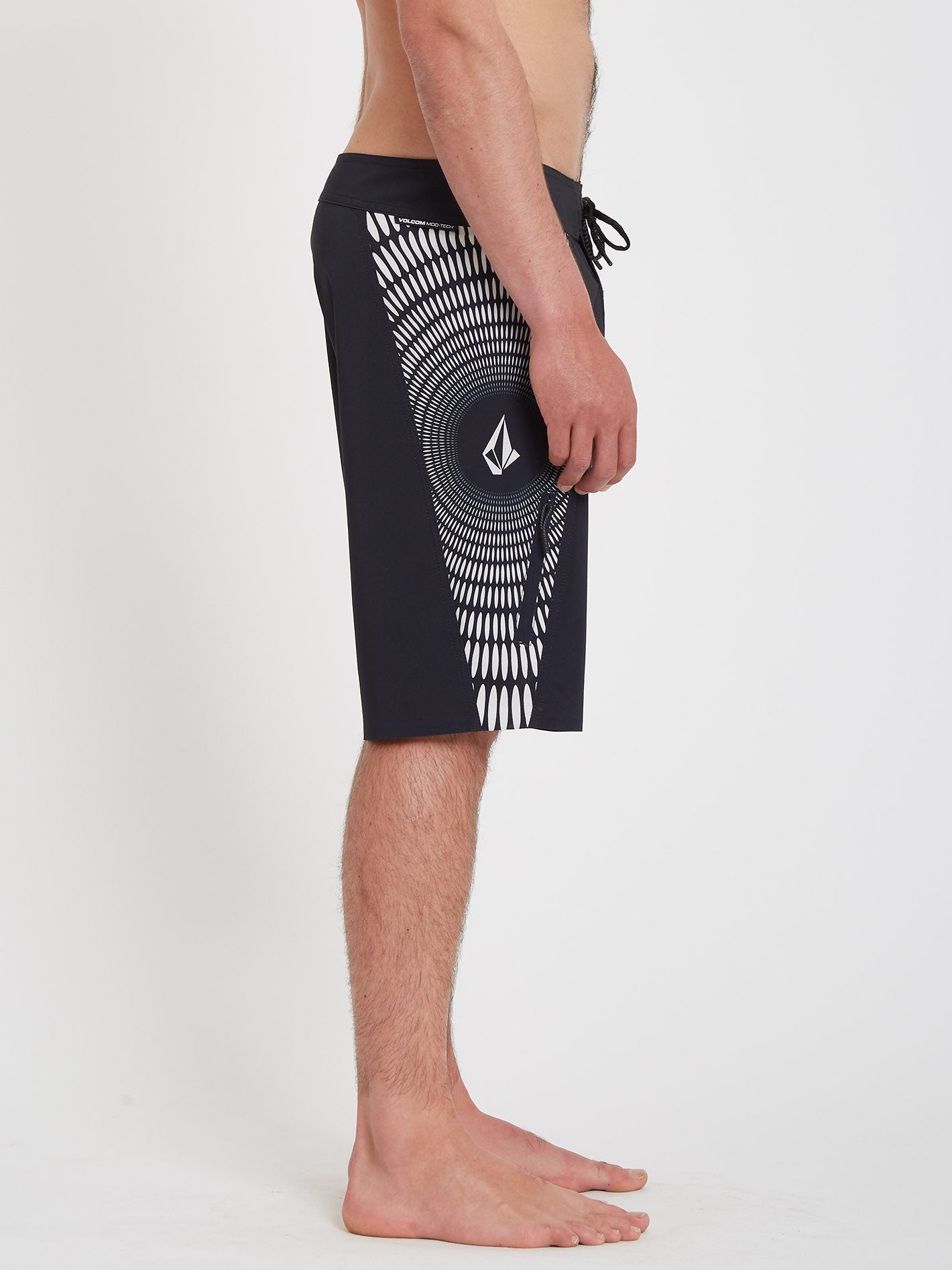 Surf Vitals J Robinson Mod-tech 20" Boardshort - BLACK