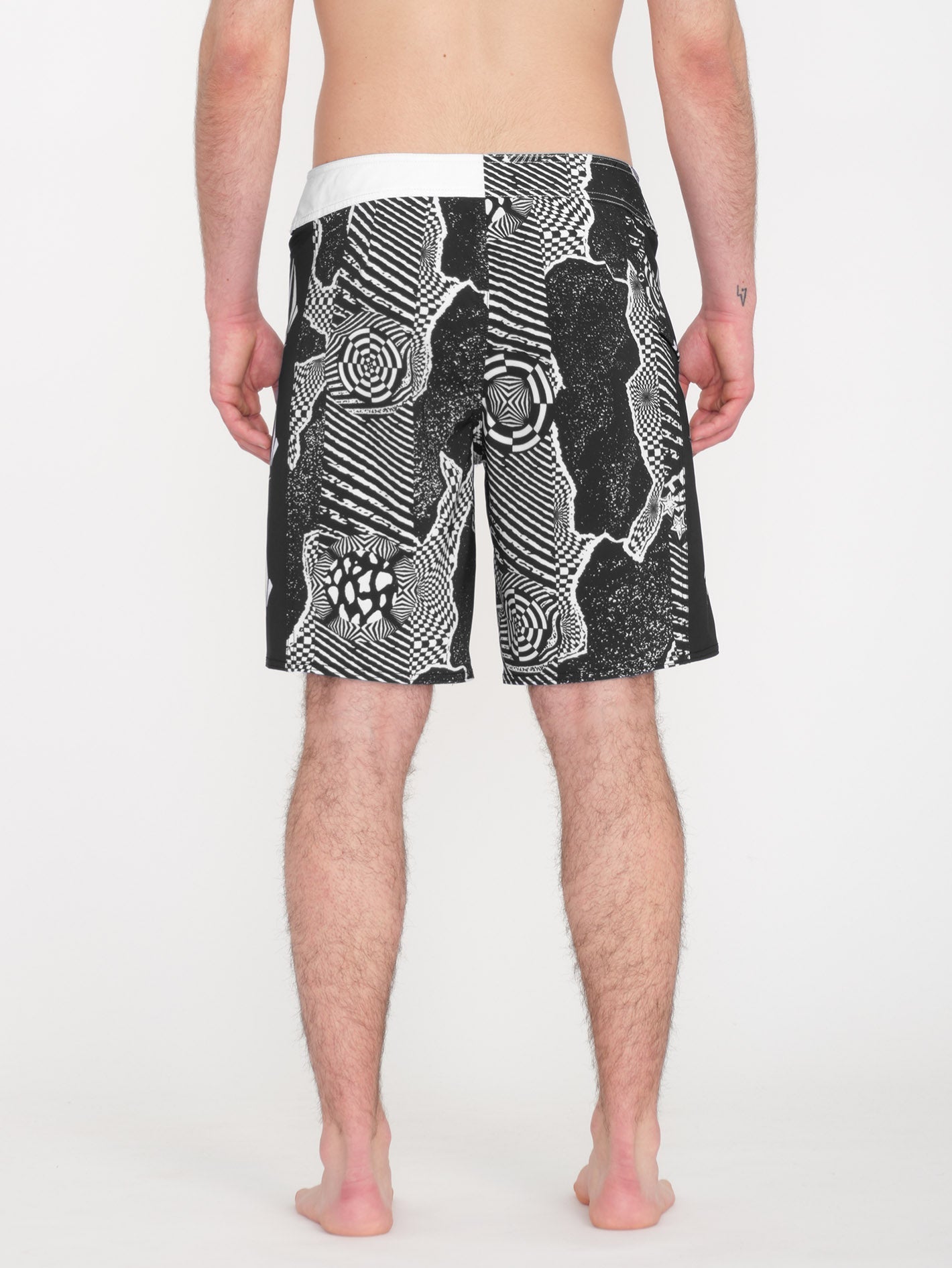Lido Iconic Mod 19" Boardshort - BLACK WHITE