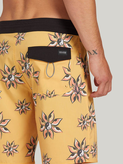 Burch Stoney 19" Boardshort  - MINERAL YELLOW
