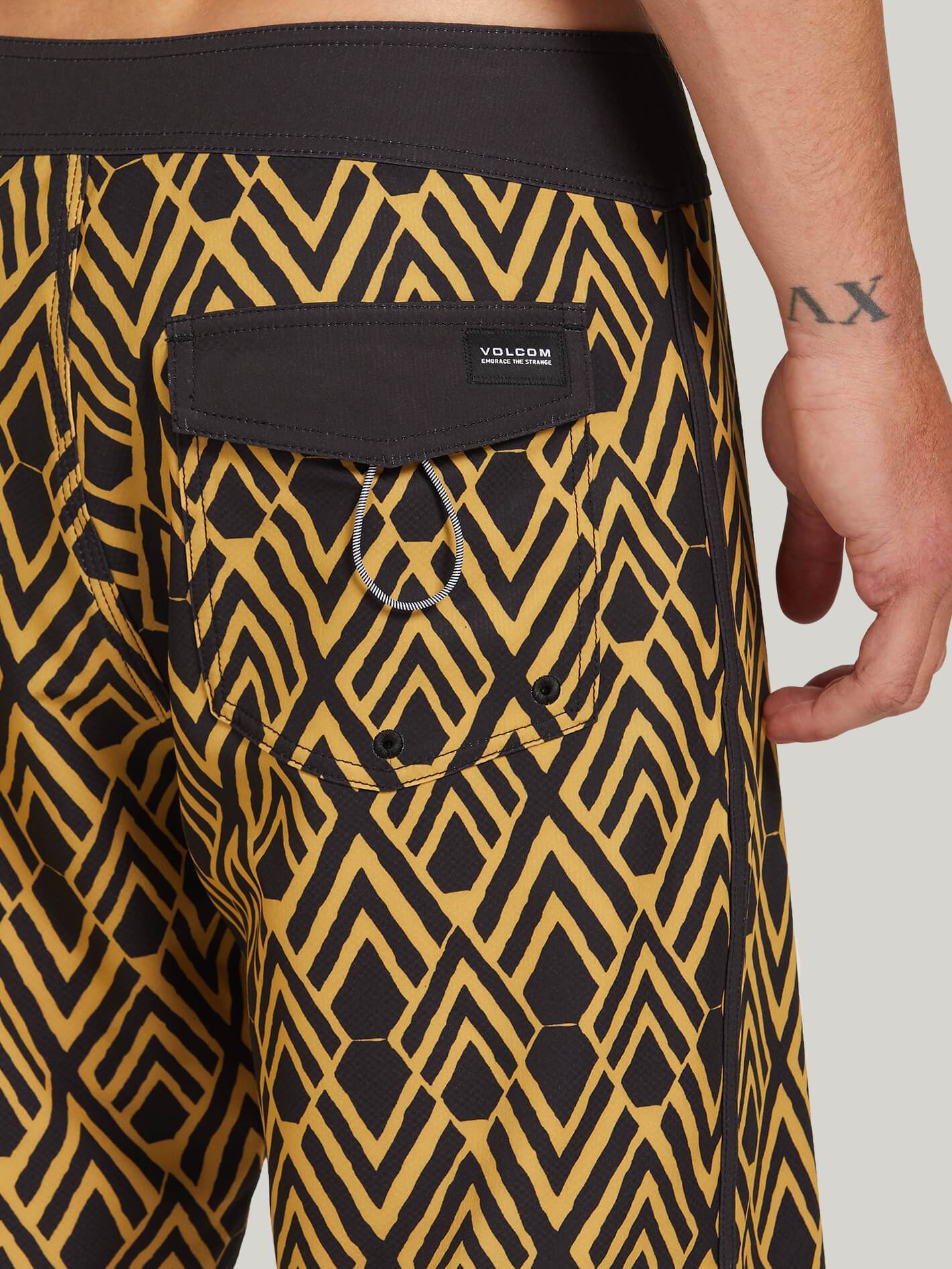 Echo Mod 19" Boardshort - MINERAL YELLOW