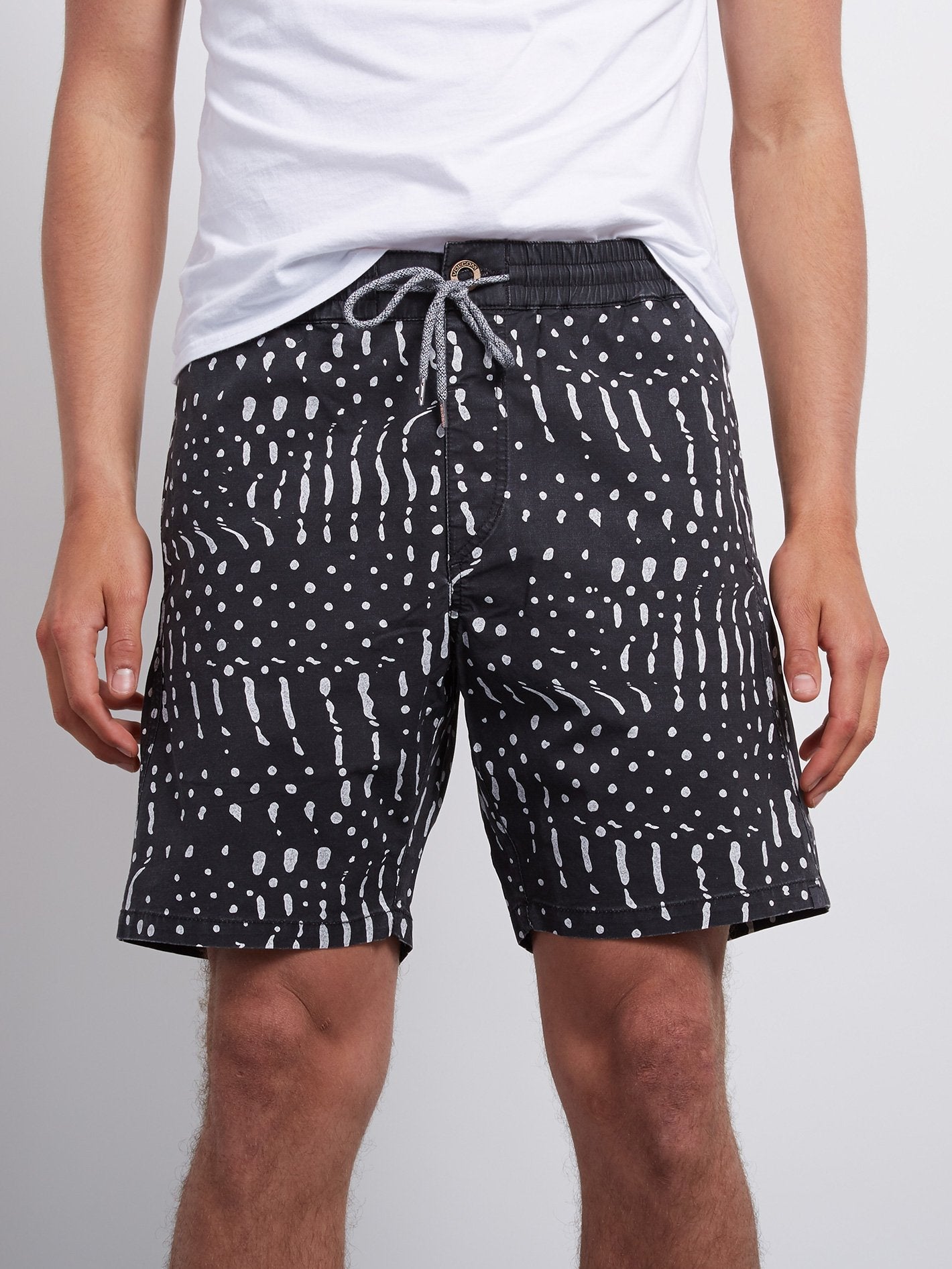Nowhere Short - Black
