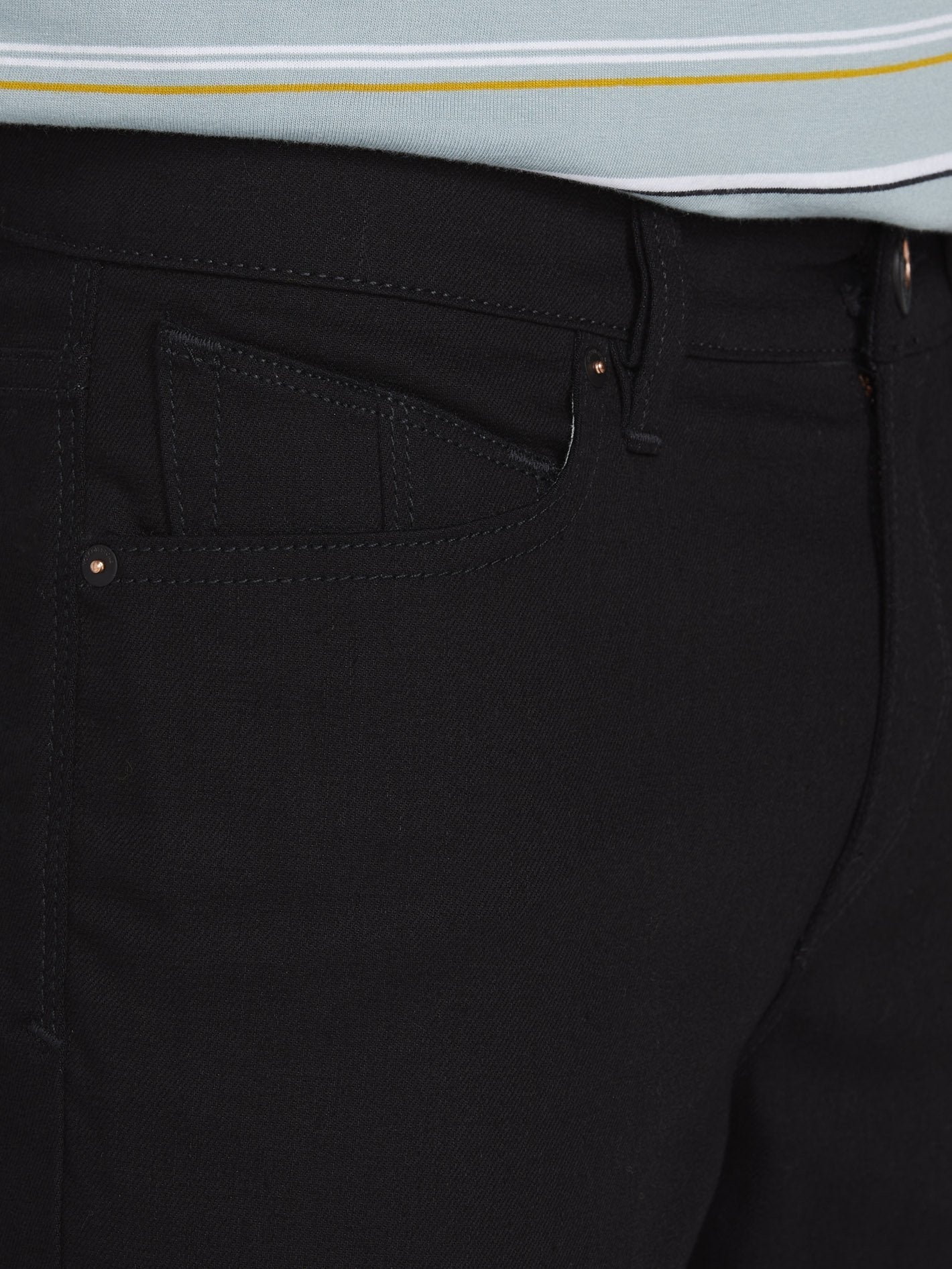 2X4 Tapered Denim - BLACK ON BLACK