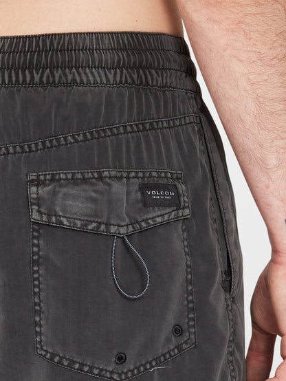 Center Trunk 17" Boardshort - BLACK
