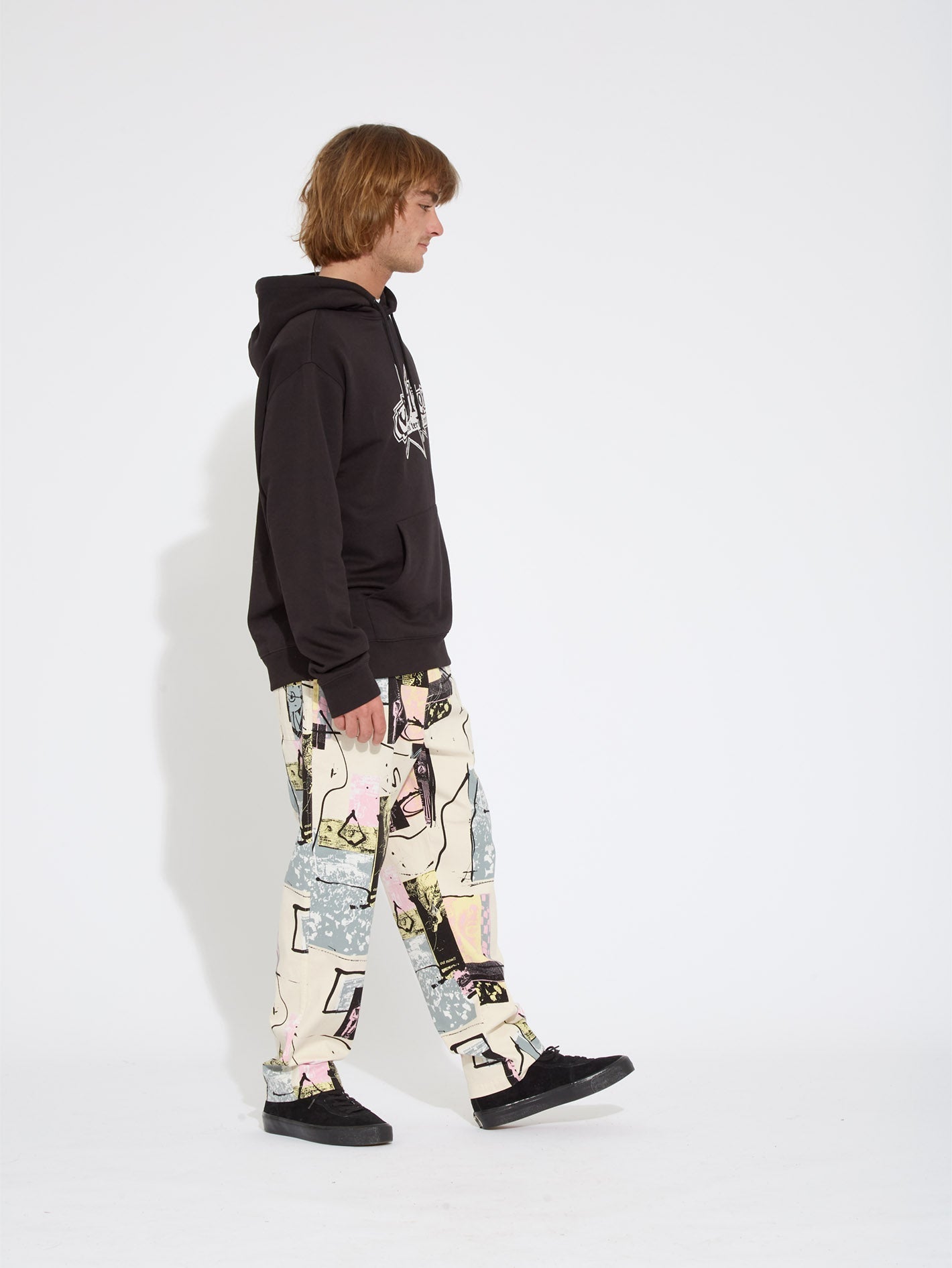 V Entertainment Hoodie - BLACK