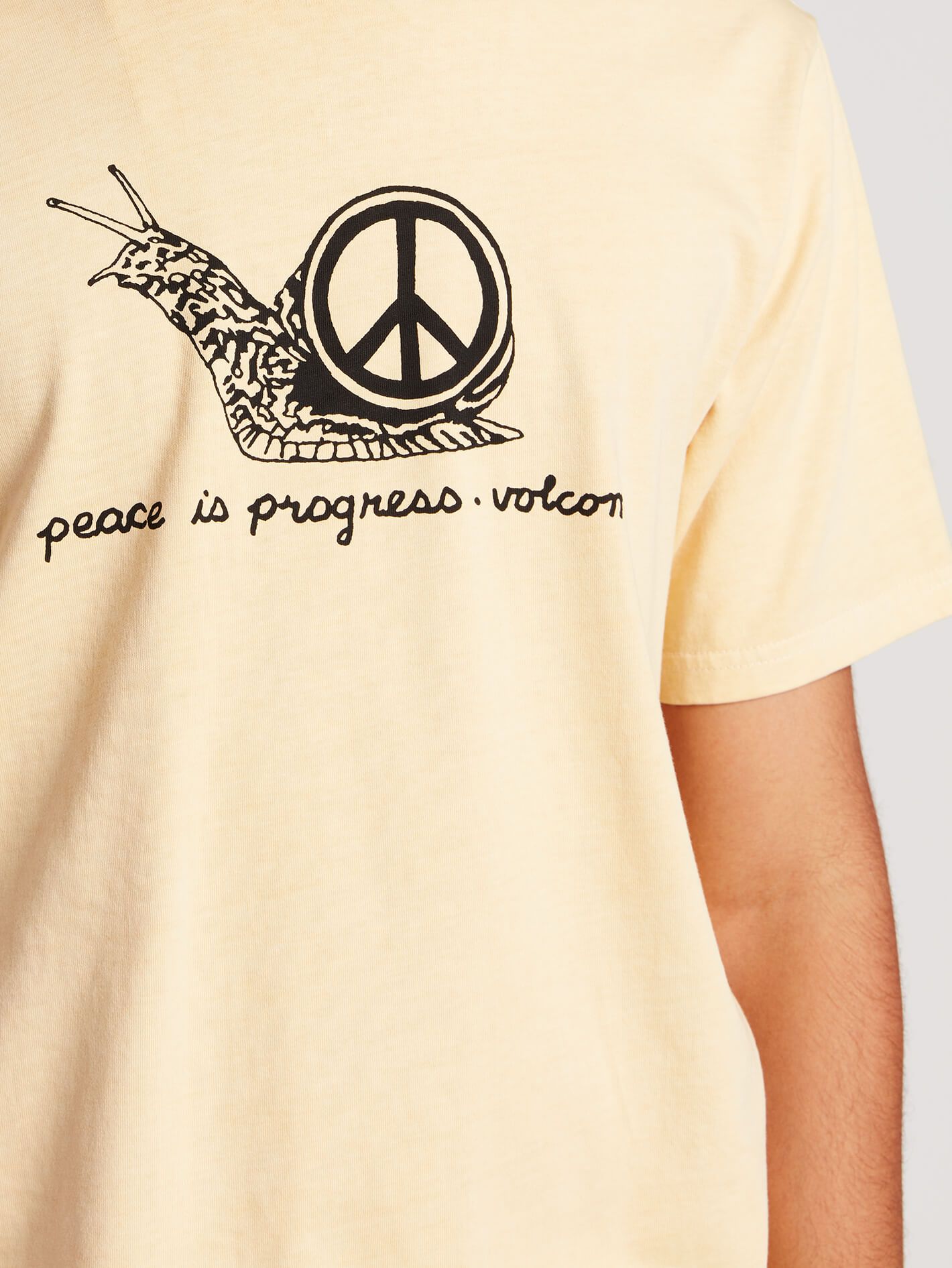 Peaceisprogress T-shirt  - Light Peach