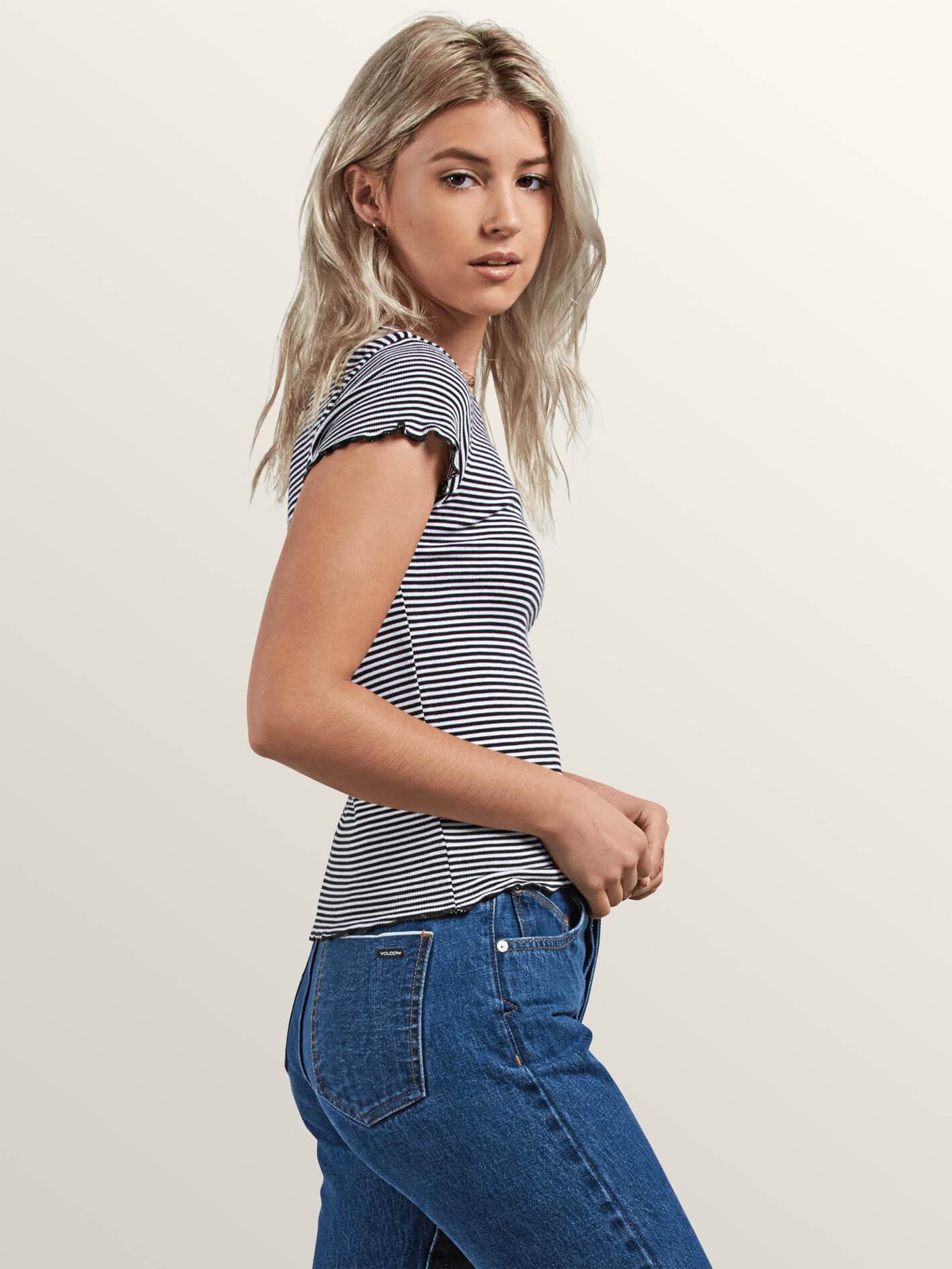 Colder Shoulder T-shirt - Black Combo