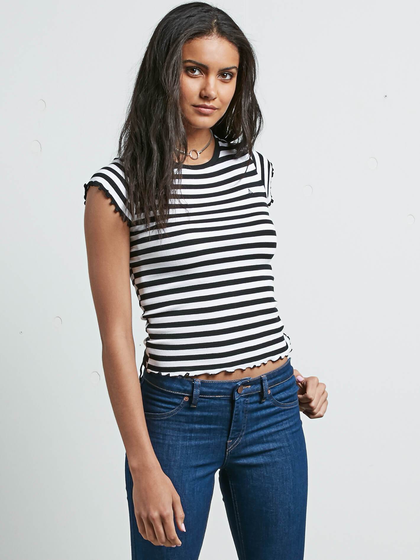 Colder Shoulder T-shirt - Black