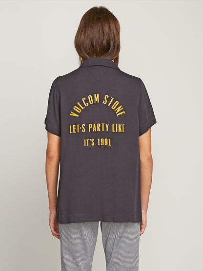 Strike It Hot Short Sleeve Shirt - Black