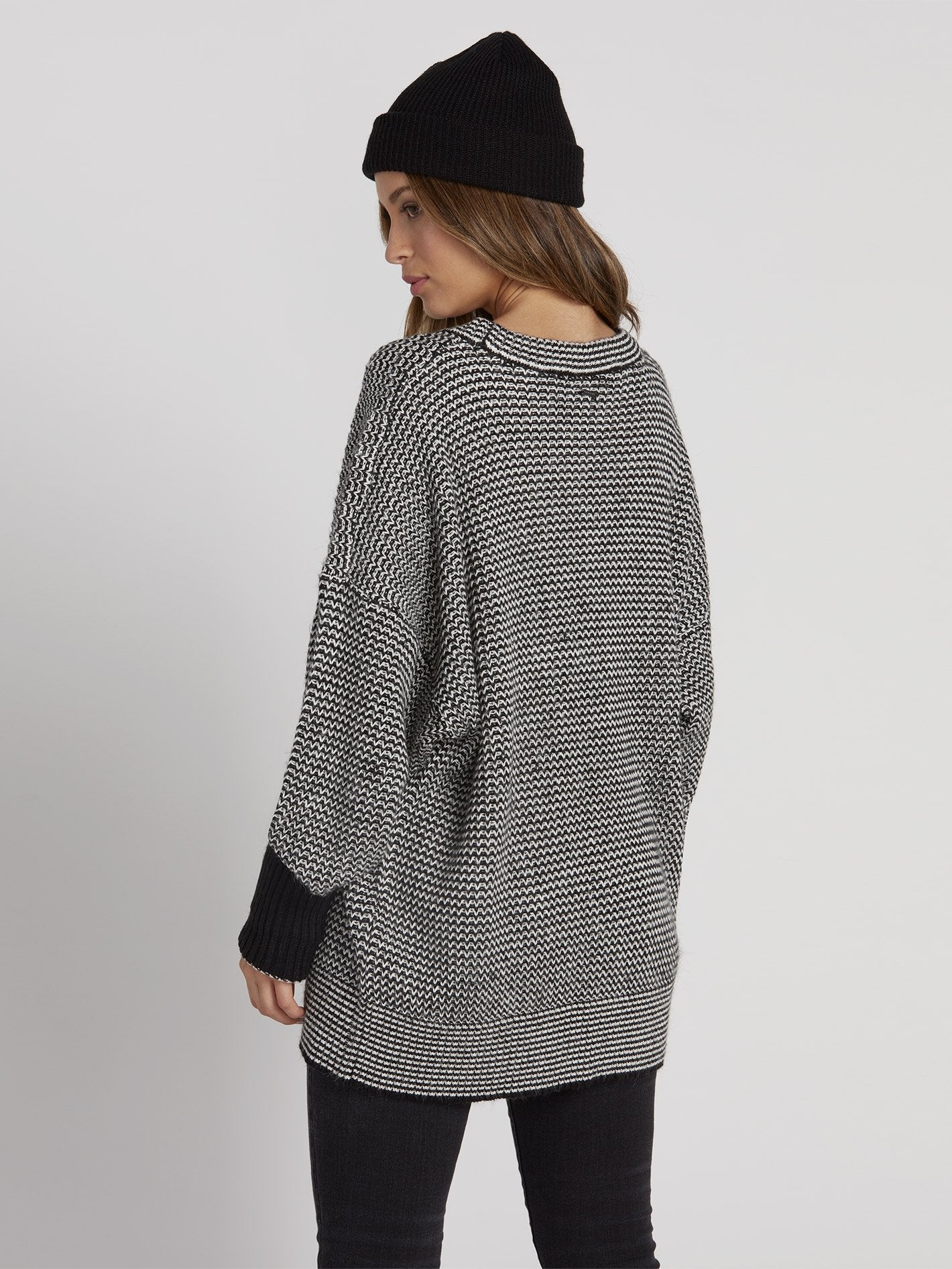 Stormstone Sweater - Black