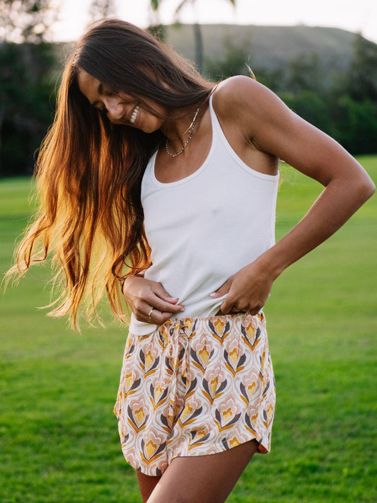 Retrospectacle Short - HAZELNUT