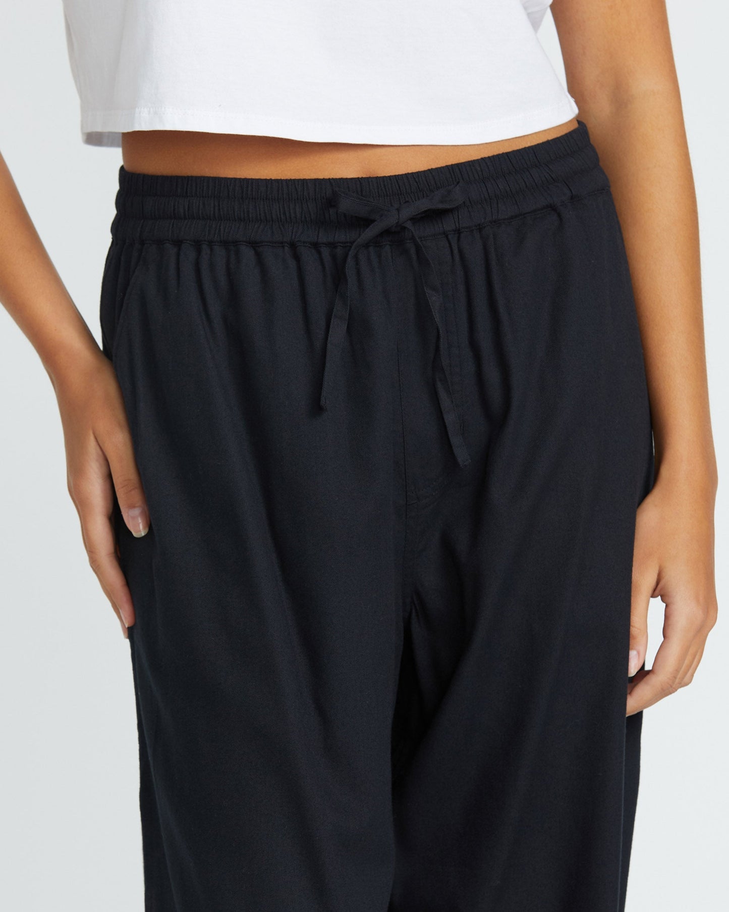 Dropping In Trousers - BLACK