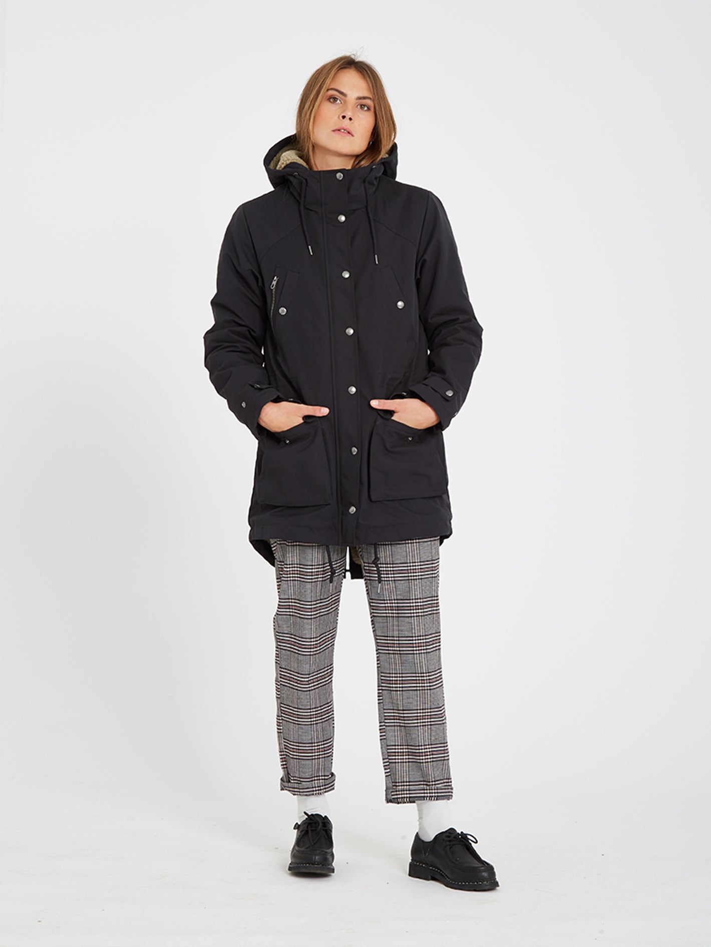 Walk On By 5K Parka - BLACK