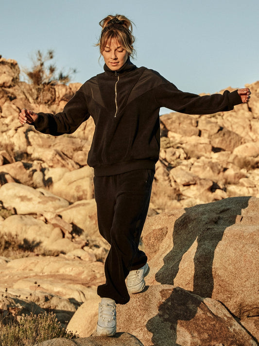 Street Stone Pullover - BLACK