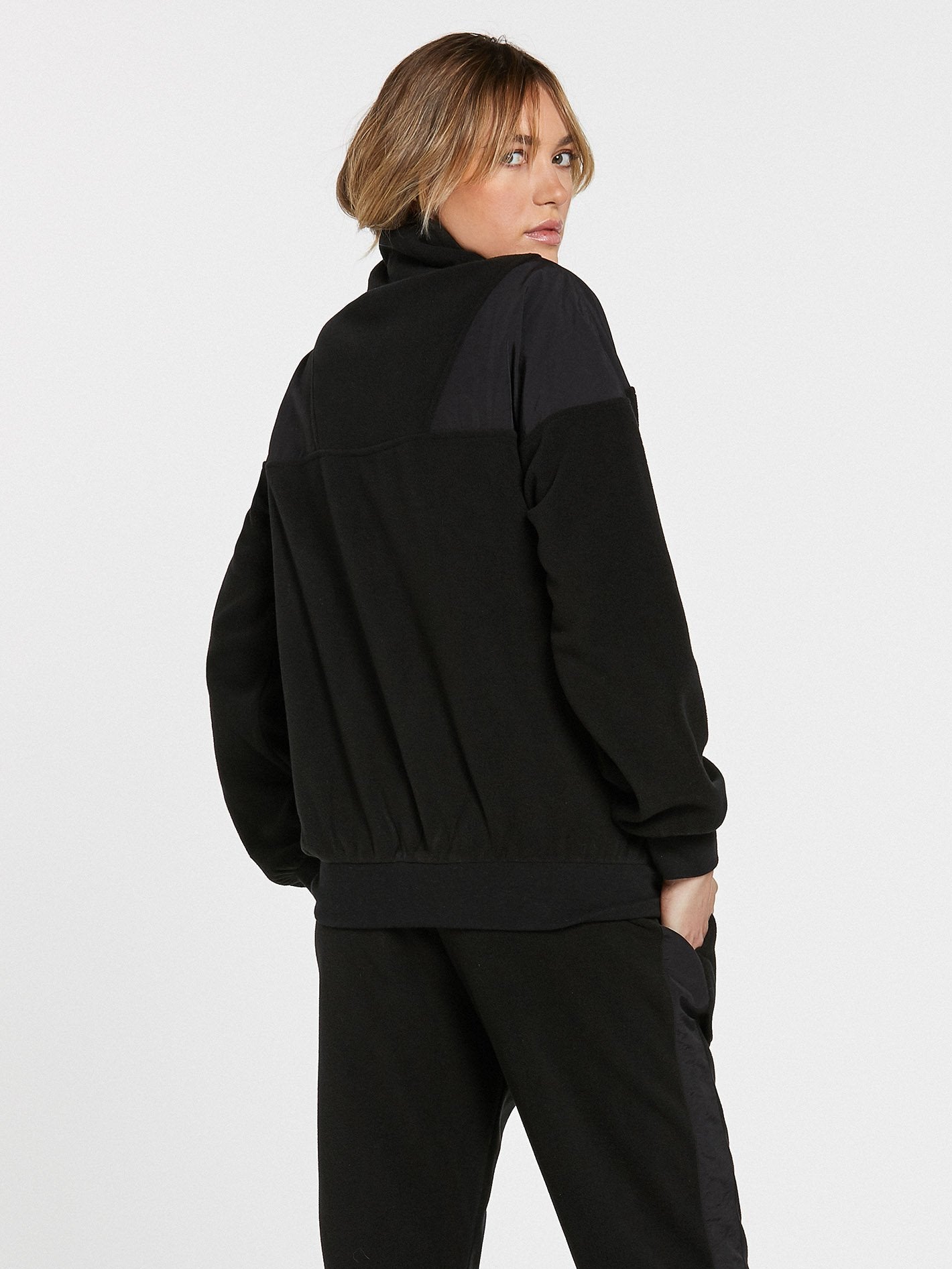 Street Stone Pullover - BLACK