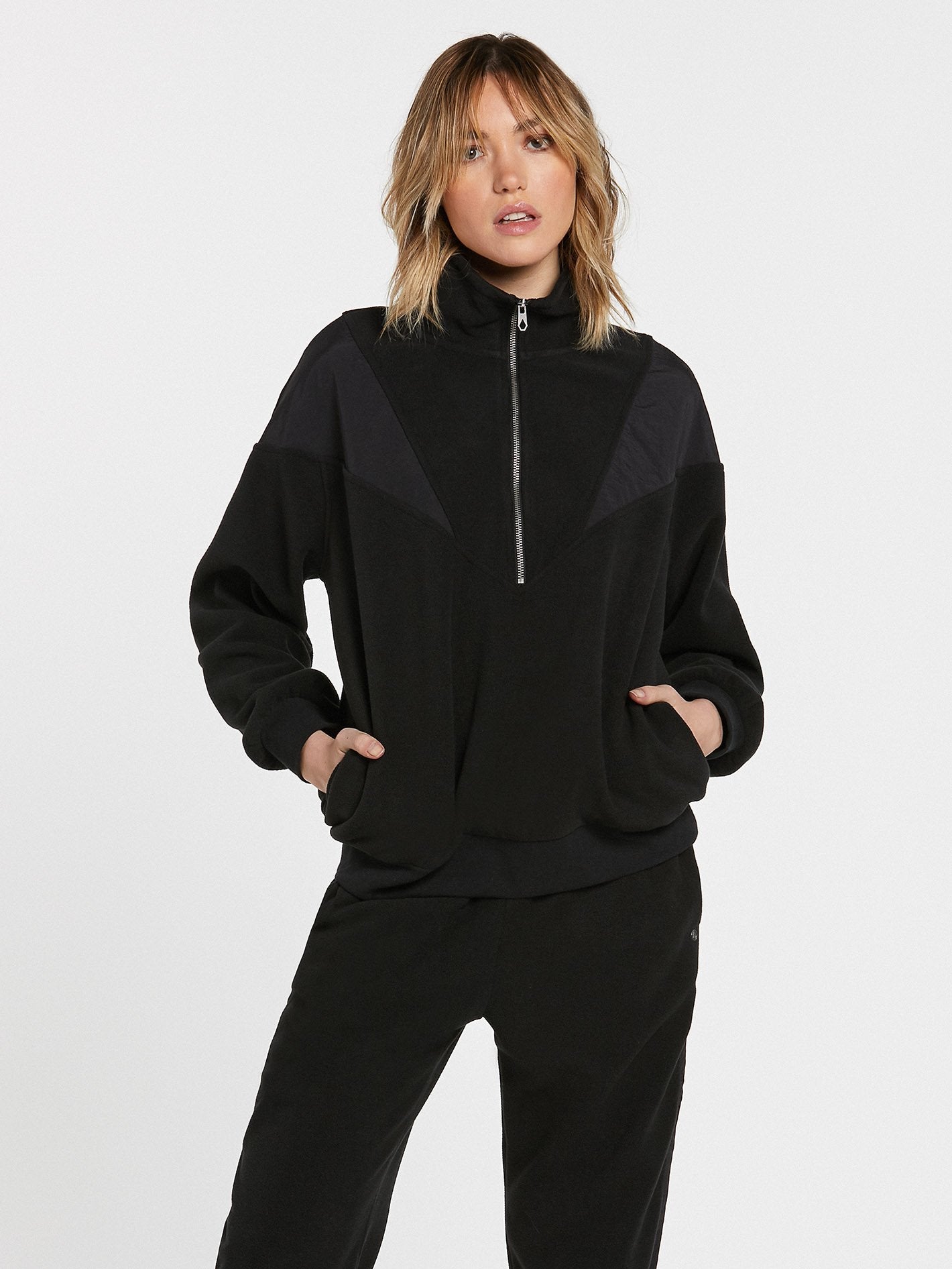 Street Stone Pullover - BLACK