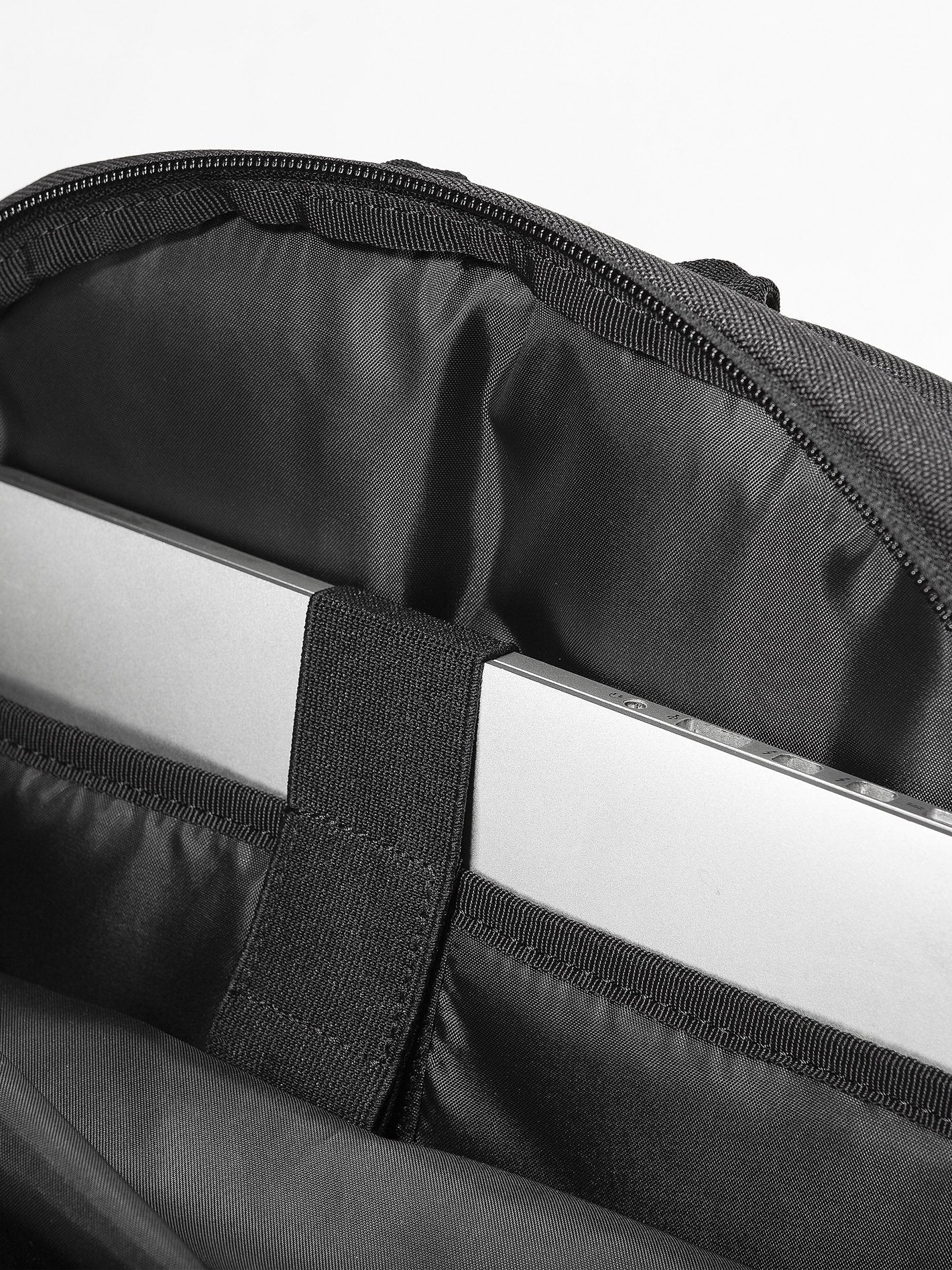 Roamer Backpack - Vintage Black