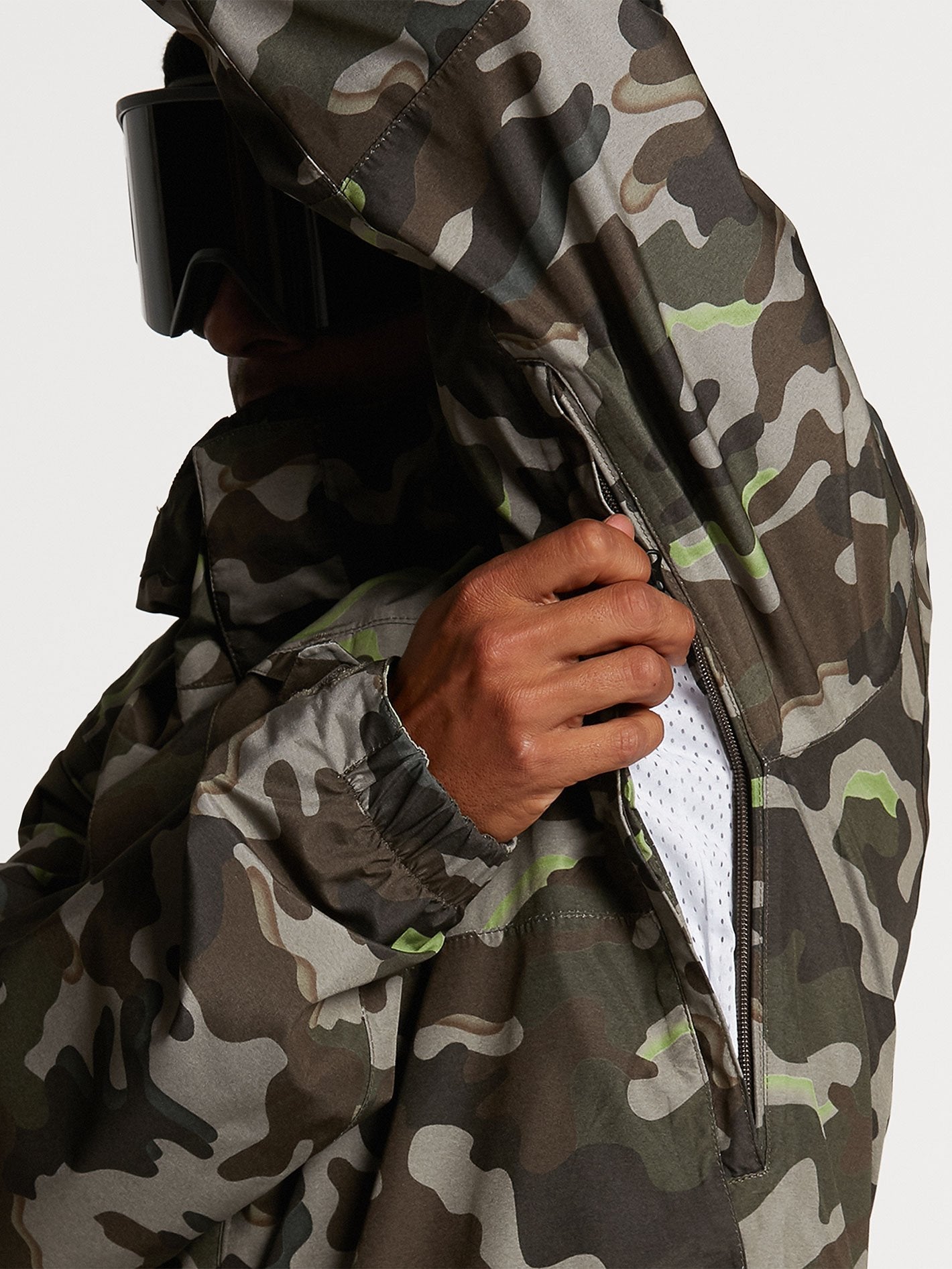 L GORE-TEX Jacket - Black