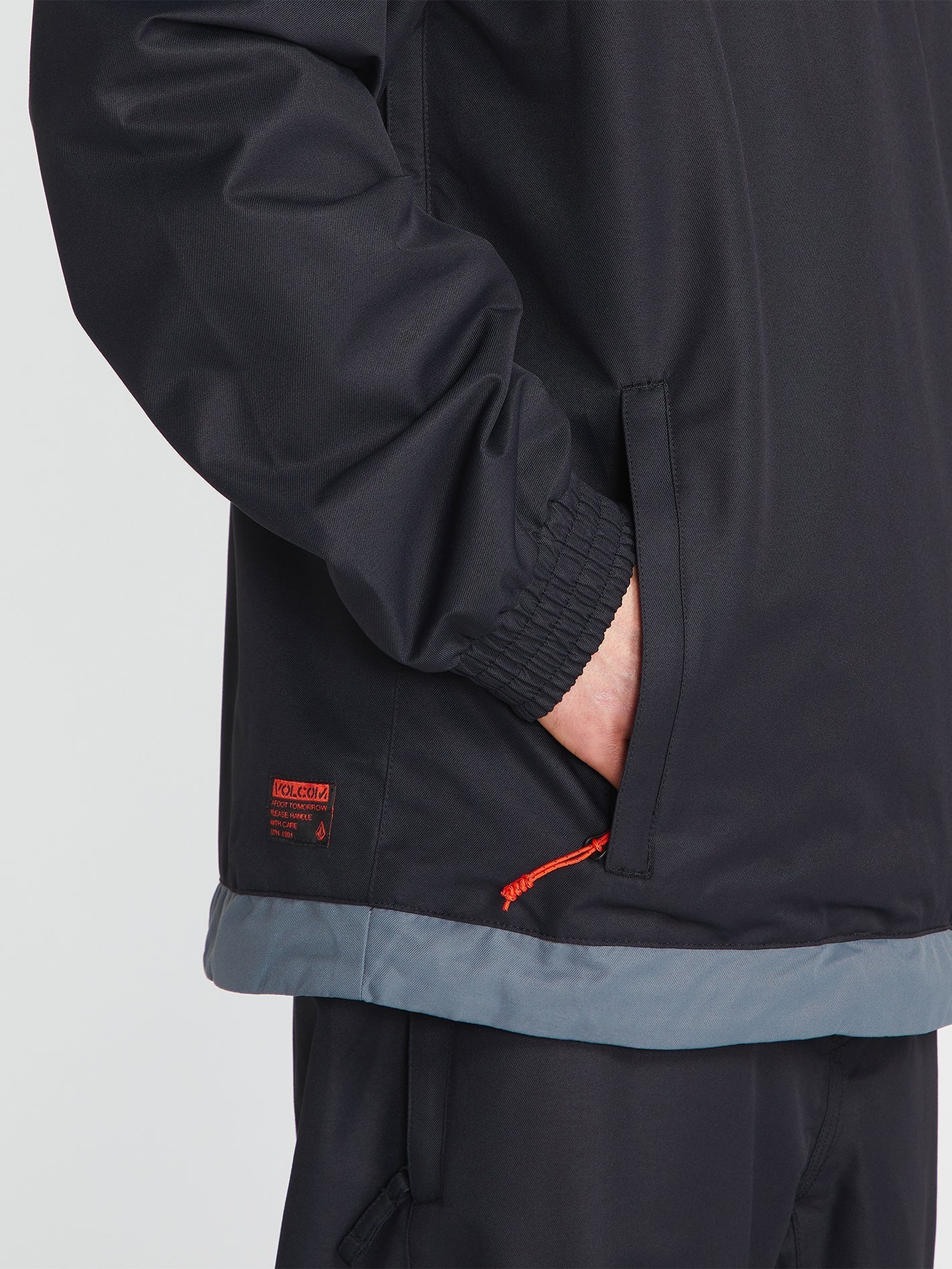 Longo Pullover Jacket - Black