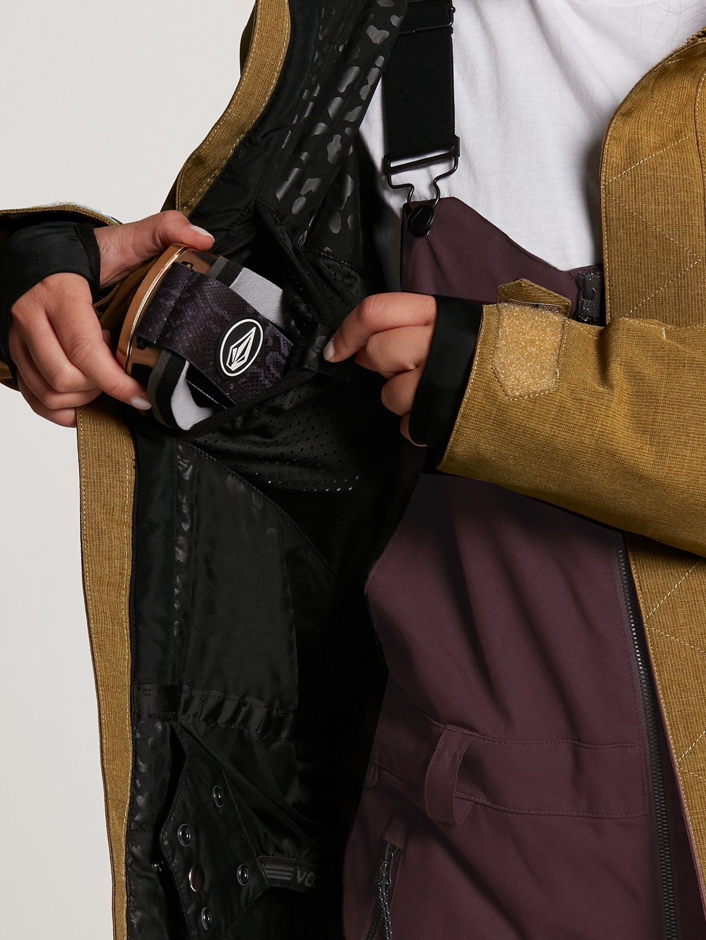 Shrine Insulated Jacket - Dark Grey