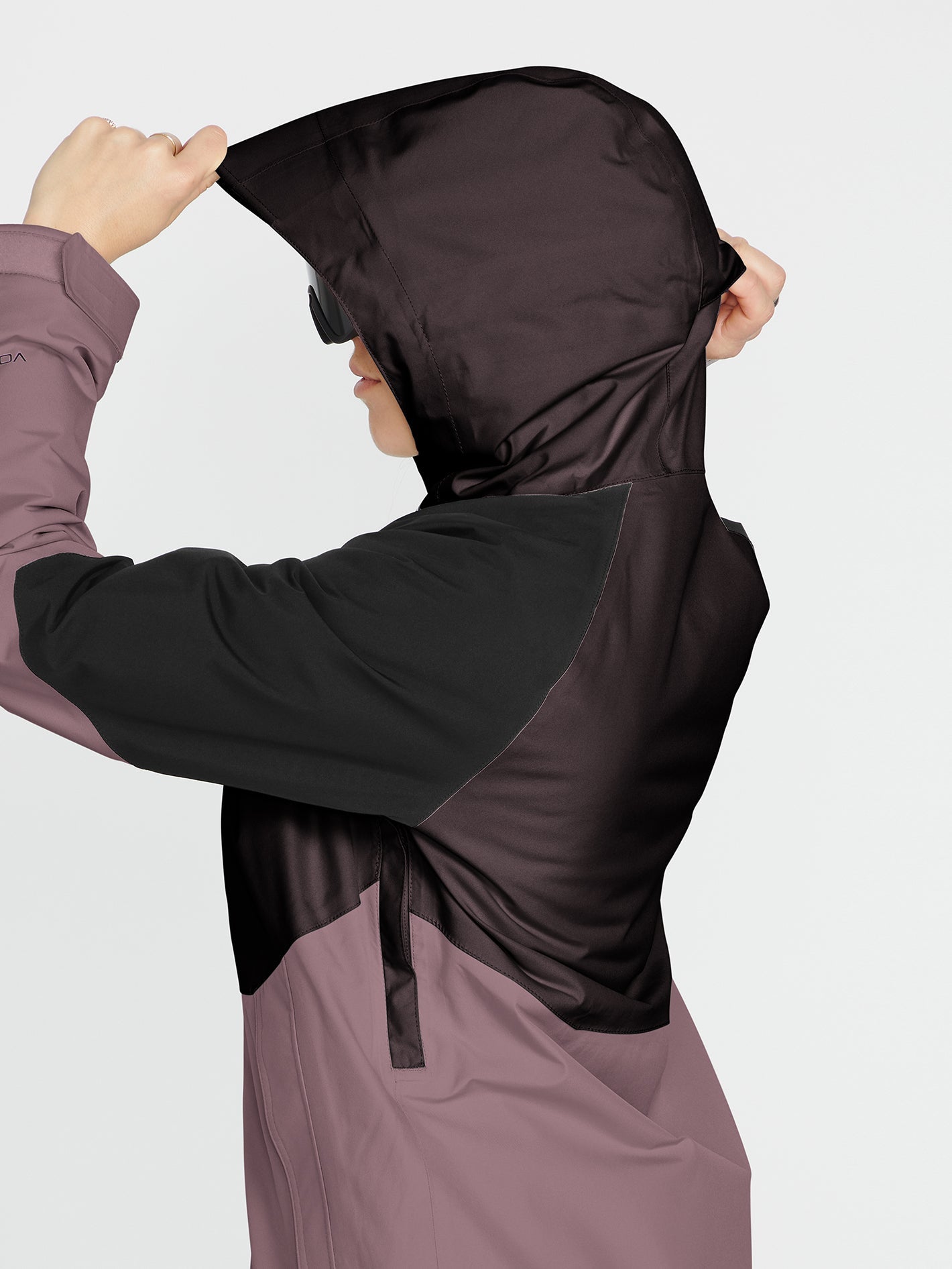 Aris Insulated Gore-Tex Jacket - Black Plum