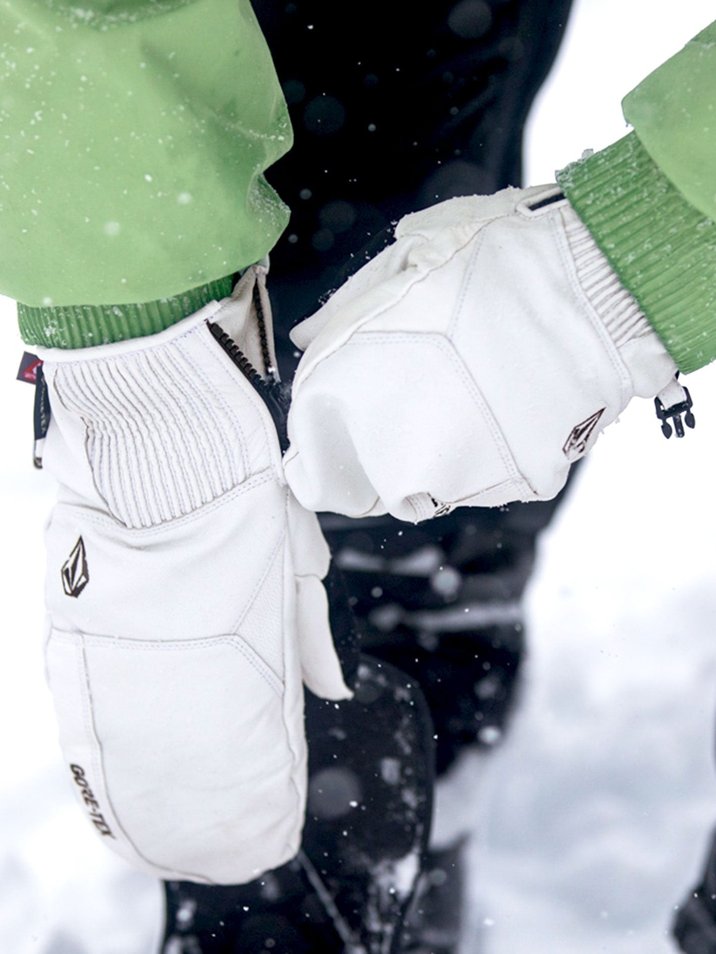 Service Gore-Tex Mittens - WHITE