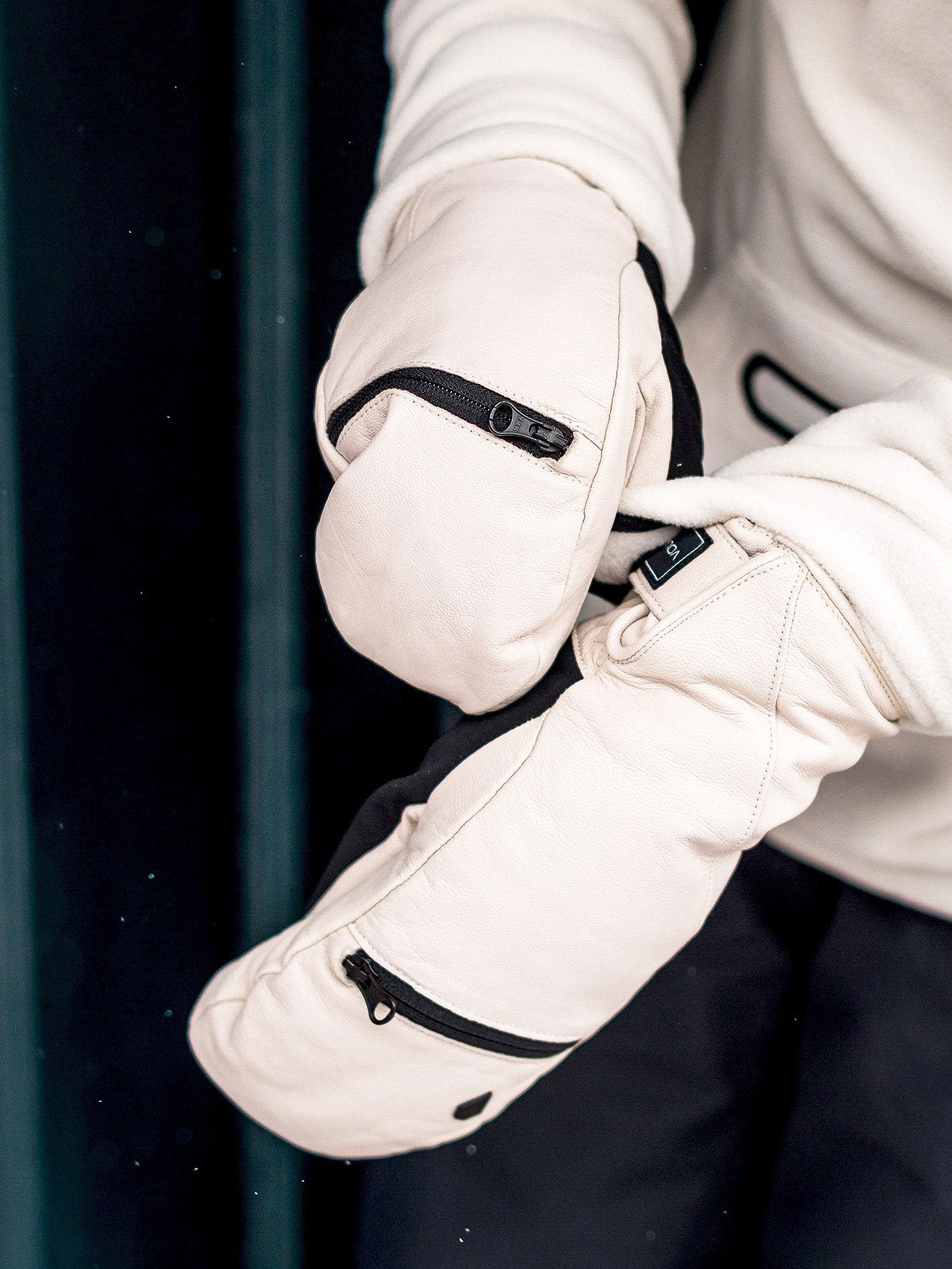 Taro Gore-Tex Mittens - BONE