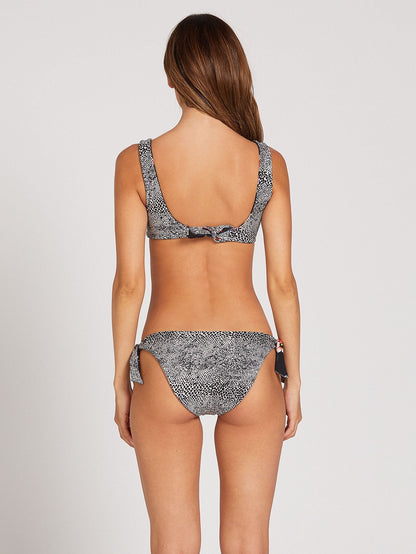 Leaf It Be Scoop Bikini Top - BLACK