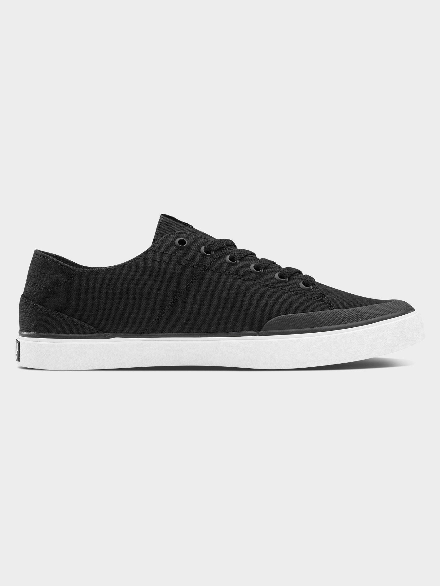 LEEDS CANVAS SHOE